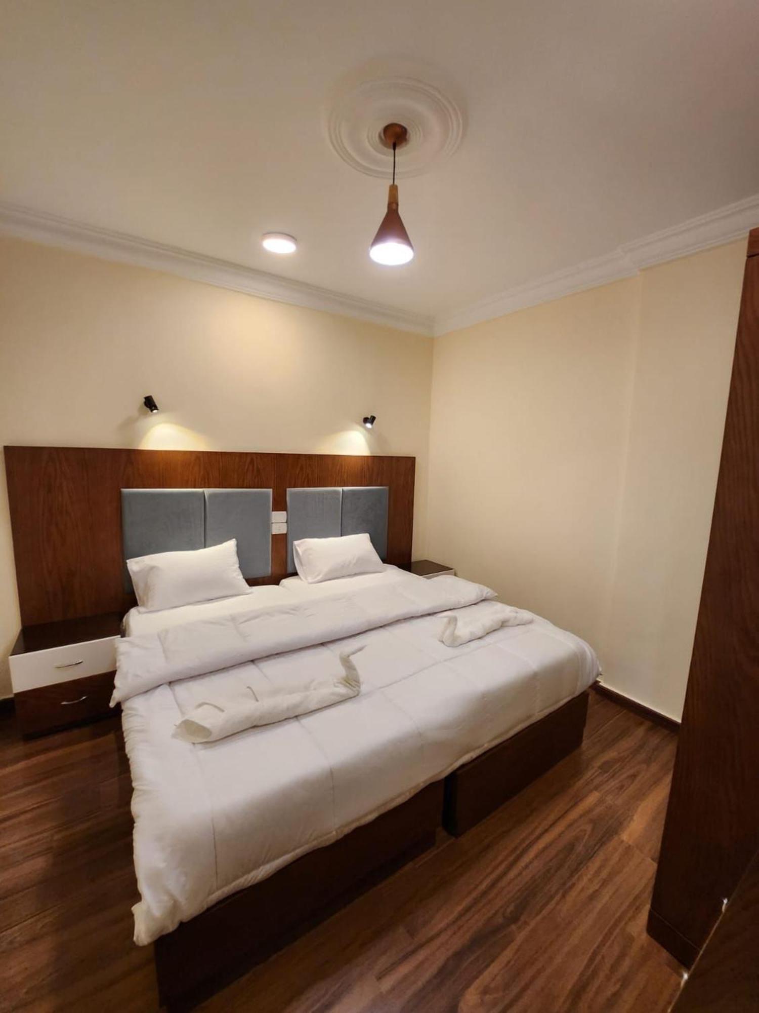 Wa Set Luxor Apartment Exteriör bild